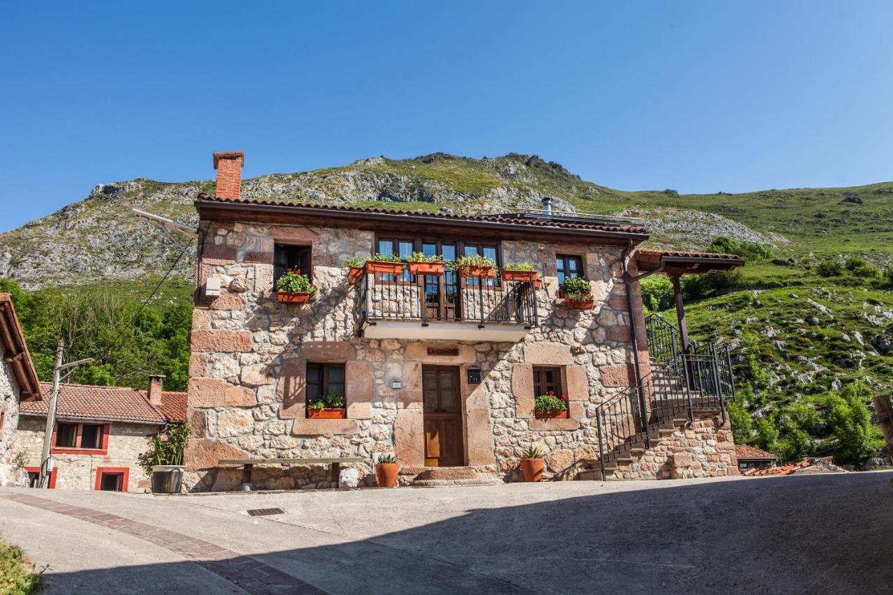 Apartamentos Rurales El Tio Pablo Picos De Europa Tresviso Exterior photo